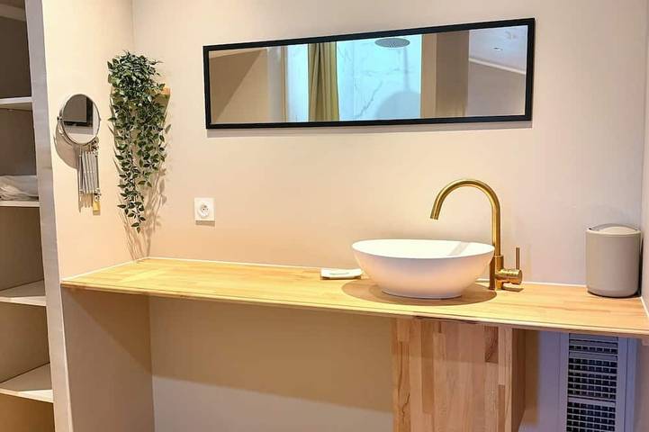 Guest Suite in Vitrolles in Vitrolles, Mediterranean Coast (France)