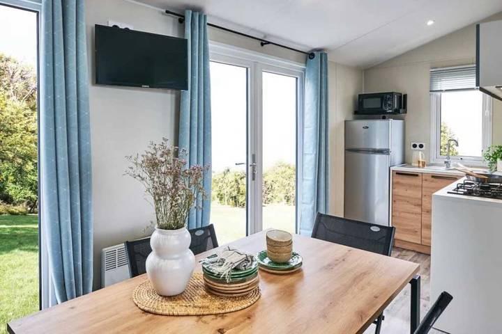 Camping voor 4 personen, met terras en kinderzwembad in Fouesnant