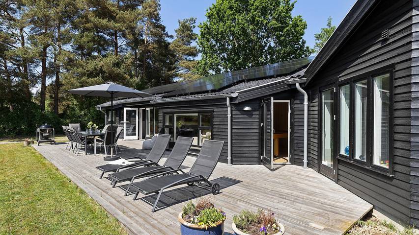Holiday home with pool, sauna & near Vejby Strand in Rågeleje, Hovedstaden