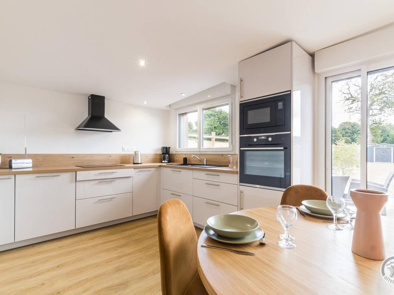 Maison de plain-pied avec terrasse et terrain clos, à proximité du Château des Ravalet, vélos inclus in Tourlaville, Côte de la Déroute