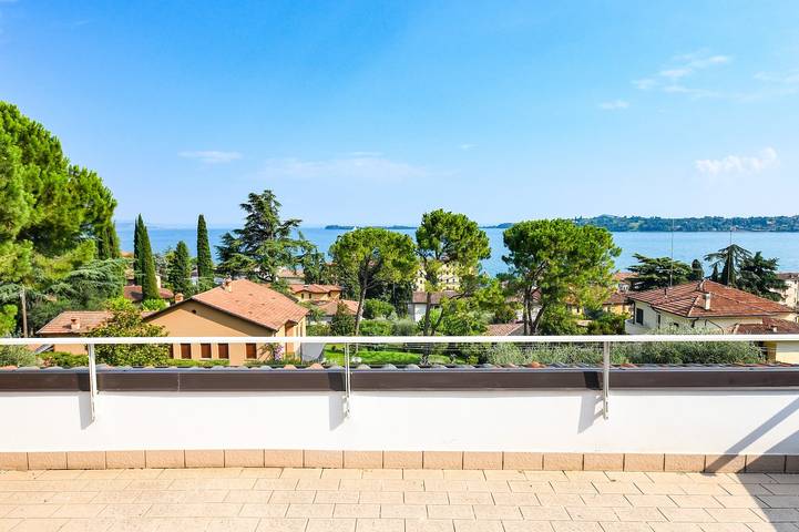 Ferienwohnung für 2 Personen, mit Terrasse und Seeblick in Gardone Riviera - 3