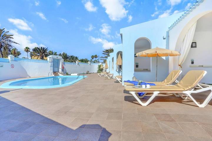 Bungalow für 2 Personen, mit Terrasse und Pool sowie Ausblick in Corralejo - 2