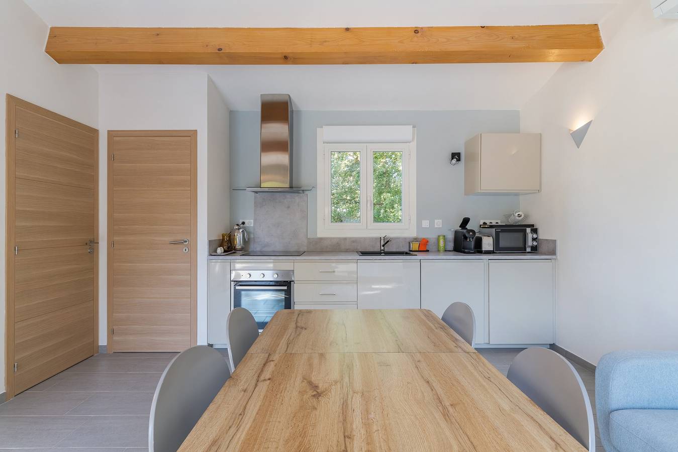 Maison de vacances « La Rouveraie, 35 m² » avec vue sur la montagne, Wi-Fi et climatisation in Le Puy-Sainte-Réparade, Région d'Aix-en-Provence