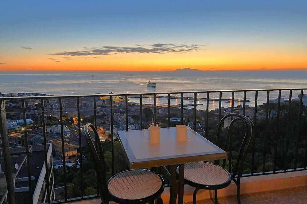 Ganze Wohnung, Appartement Vintage Bastia - Magnificent view! in Bastia, Cap Corse