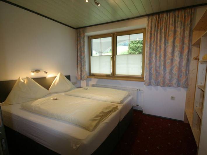 Ferienwohnung für 3 Personen, mit Balkon und Terrasse sowie Garten und Sauna in Weyregg am Attersee - 3
