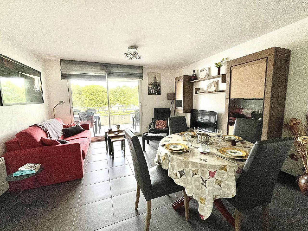 Ganze Wohnung, Moderne 42qm Wohnung nahe Strand, Wlan, Haustiere erlaubt, Privater Parkplatz in Étel, Côte des Mégalithes