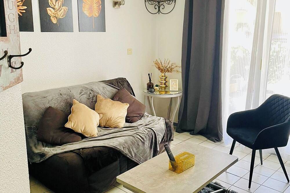 Appartement entier, T2 cocooning à deux pas des Thermes – Piscine & Résidence sécurisée in Digne-les-Bains, Alpes-de-Haute-Provence