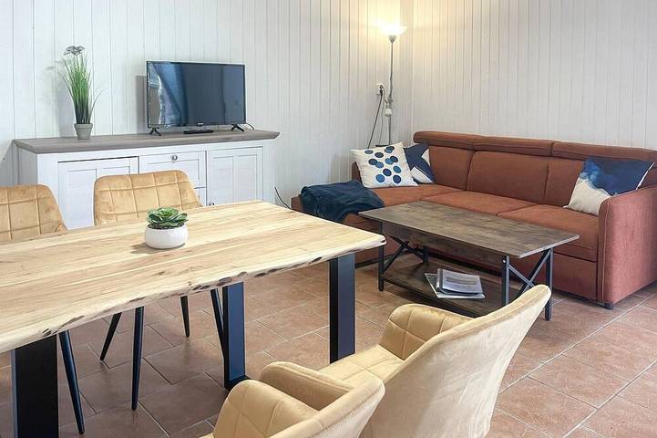 Haustierfreundliches 1-Zimmer-Haus in Rheinsberg Ot Warenthi in Rheinsberger See, Rheinsberg