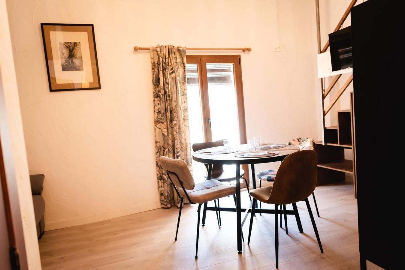 Appartement entier, Appartement 'La Morada De La Cerveza Standard' avec balcon, Wi-Fi et climatisation in Villena, Alicante l'intérieur des terres