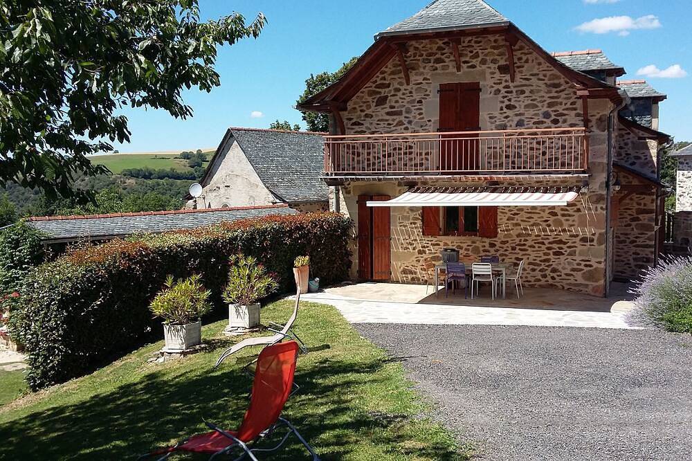Maison de Campagne Avec spa Dans L'ouest Aveyron in Maleville, Aveyron (desambiguación)