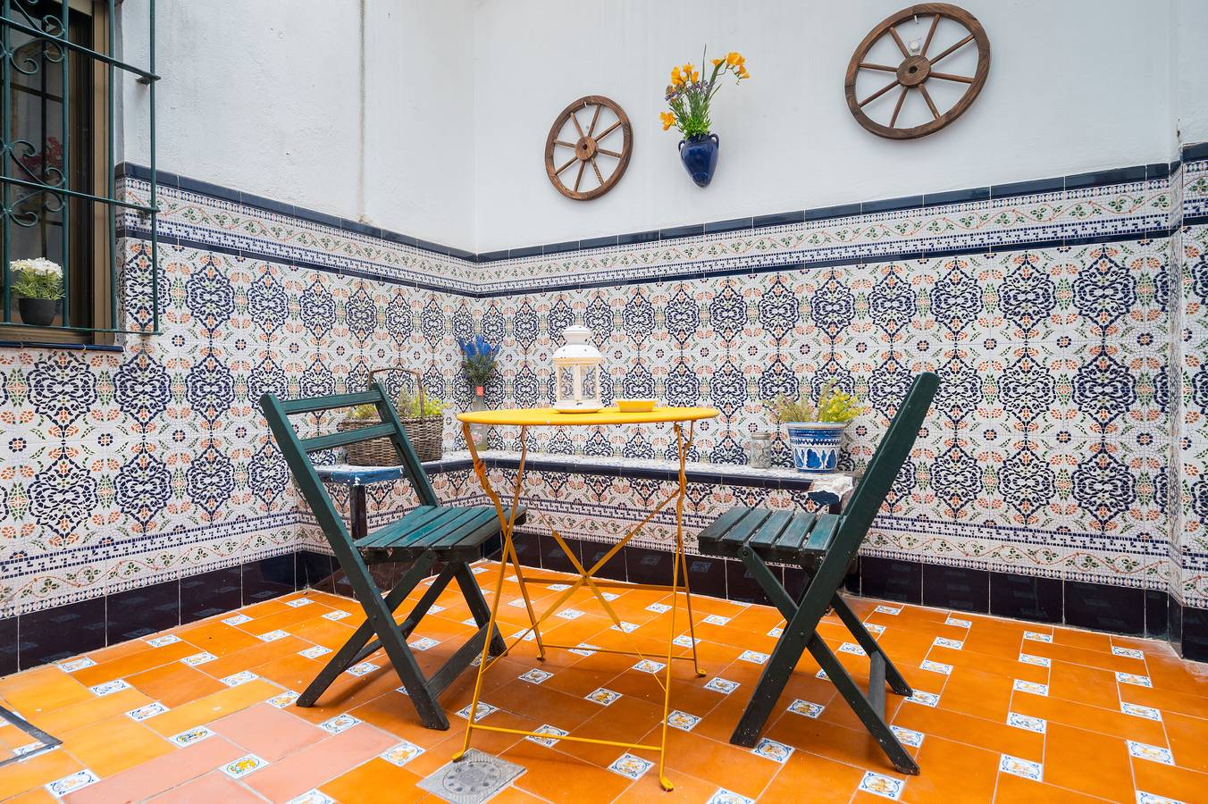 Ganze Wohnung, Apartment 'The Oasis' mit Balkon, Wlan und Klimaanlage in Casco Antiguo, Sevilla