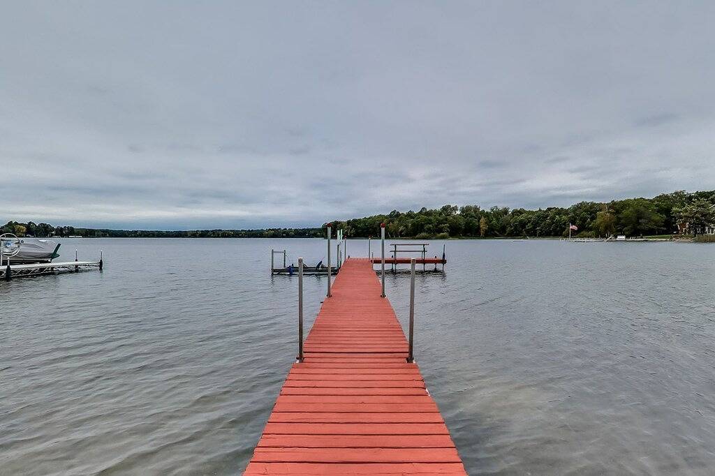 Ivy Lane liegt am Crosslake und ist Teil der Whitefish Seekette in Crosslake, Crow Wing County