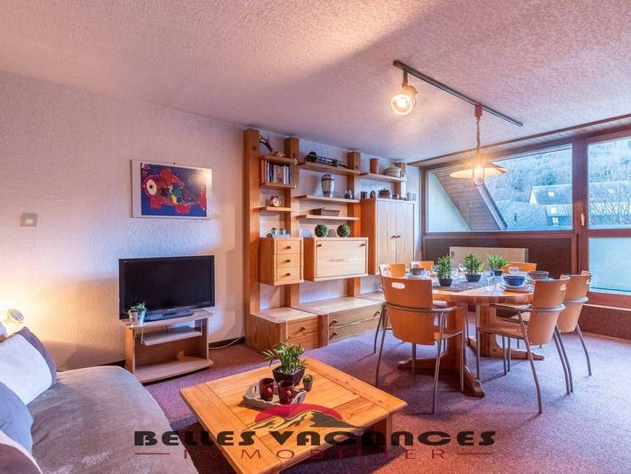 Gîte pour 8 personnes, avec Balcon dans Office De Tourisme De Saint Laurent Soulan