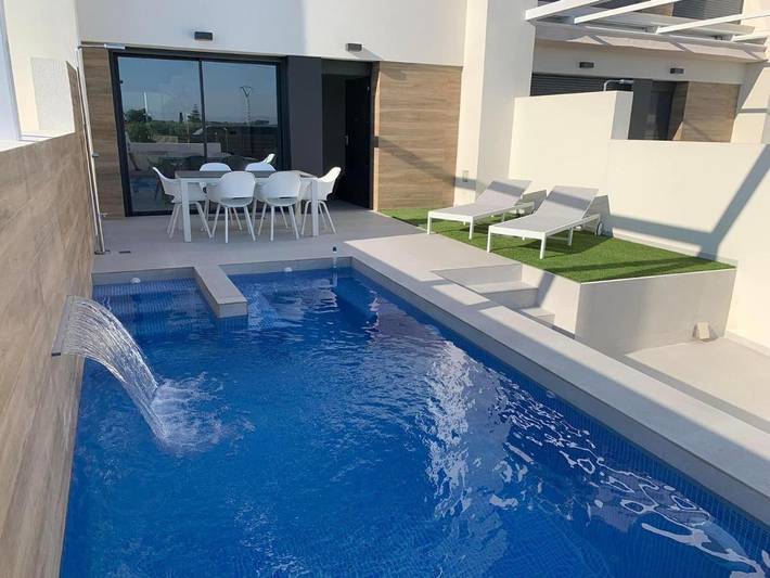 Location de vacances pour 6 personnes, avec vue ainsi que piscine et balcon dans Formentera De Segura - 2