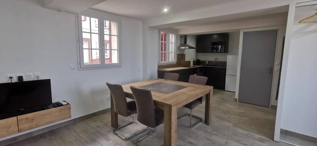 Location de vacances pour 7 personnes, avec terrasse à Jaux