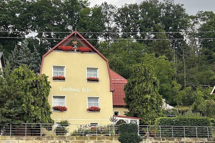 Ferienwohnung für 4 Personen, mit Terrasse und Garten in Pirna