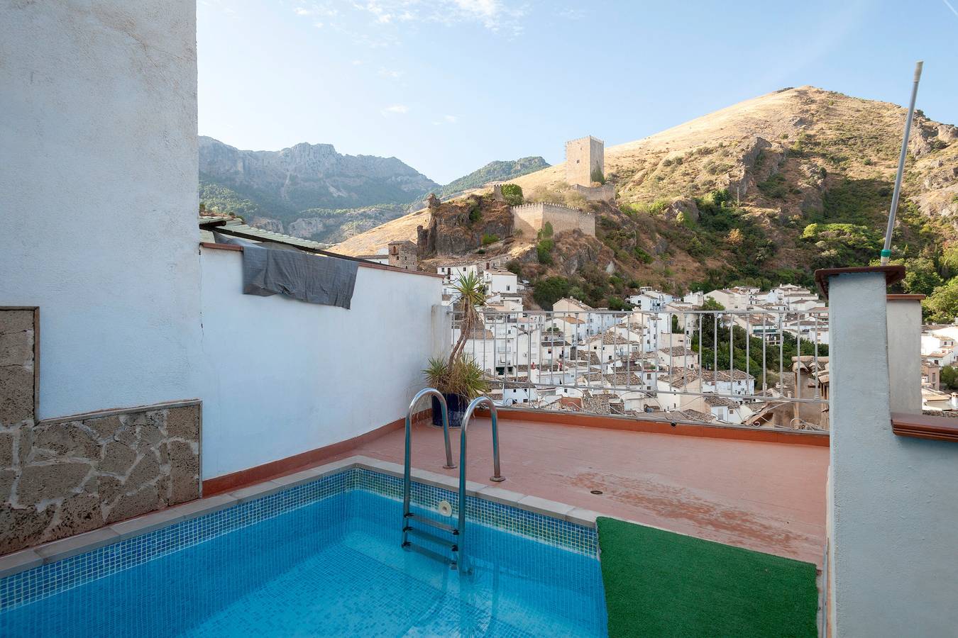 Country House 'La Casa De La Pintora' with Mountain View, Private Pool and Wi-Fi in Cazorla, Sierras de Cazorla and Segura Natural Park