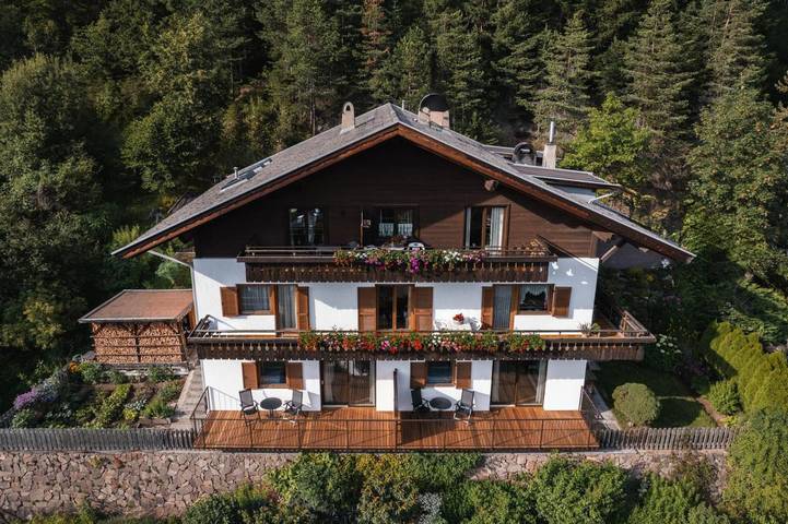 Ferienwohnung für 4 Personen, mit Terrasse und Garten sowie Ausblick in Deutschnofen - 3