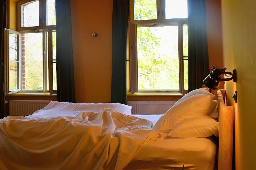Doppelzimmer im Gasthaus am Finowkanal (ehemalige Schule von 1875). in Zerpenschleuse, Wandlitz
