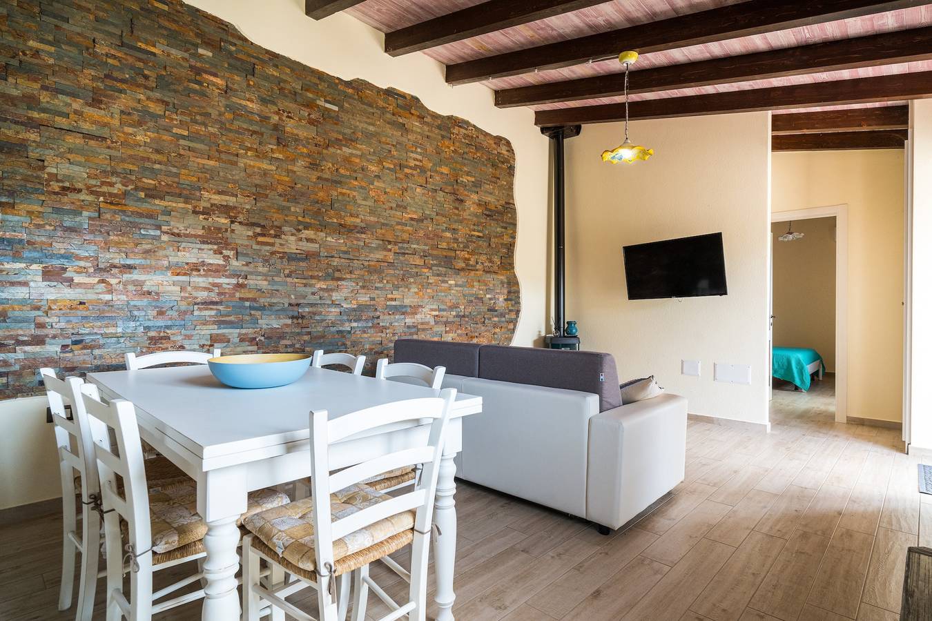Casa vacanze 'Casa Luna' con vista lago, Wi-Fi e aria condizionata in Dorgali, Golfo di Orosei