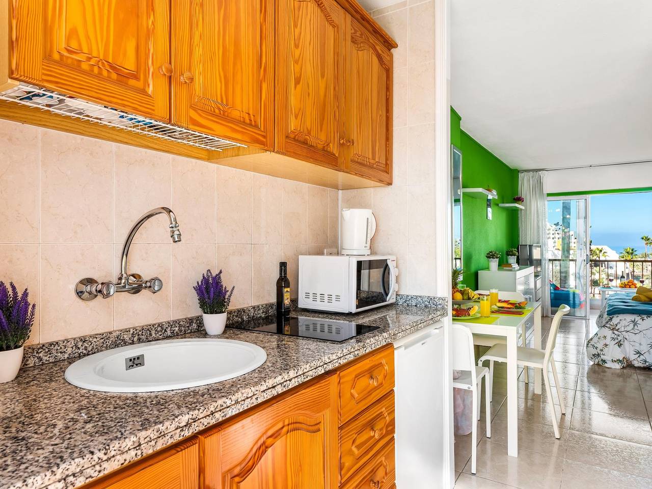 Ganzes Studio, 426 Wunderbare Unterkünfte in Las Americas! Kostenloses Wi-Fi! in Playa de las Américas, Arona