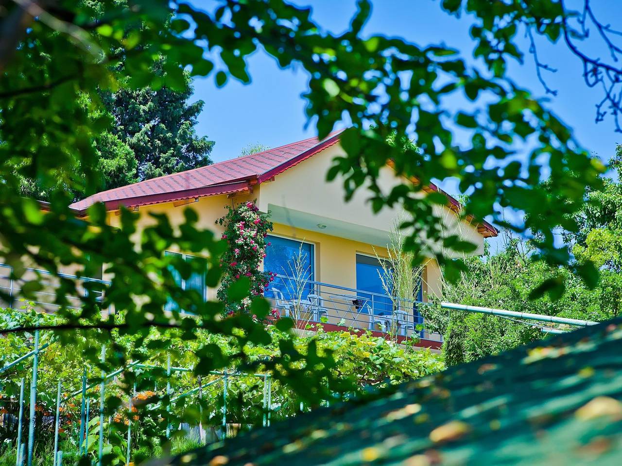 Mit Blick auf das Wasser in Varna, Varna Region