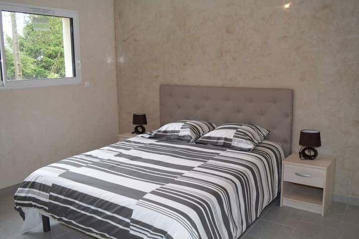 Urbaner Komfort in Tours: Geräumiges Gîte mit Pool, Ideal für Familien oder Freundesgruppen in Tours, Tours und Umgebung
