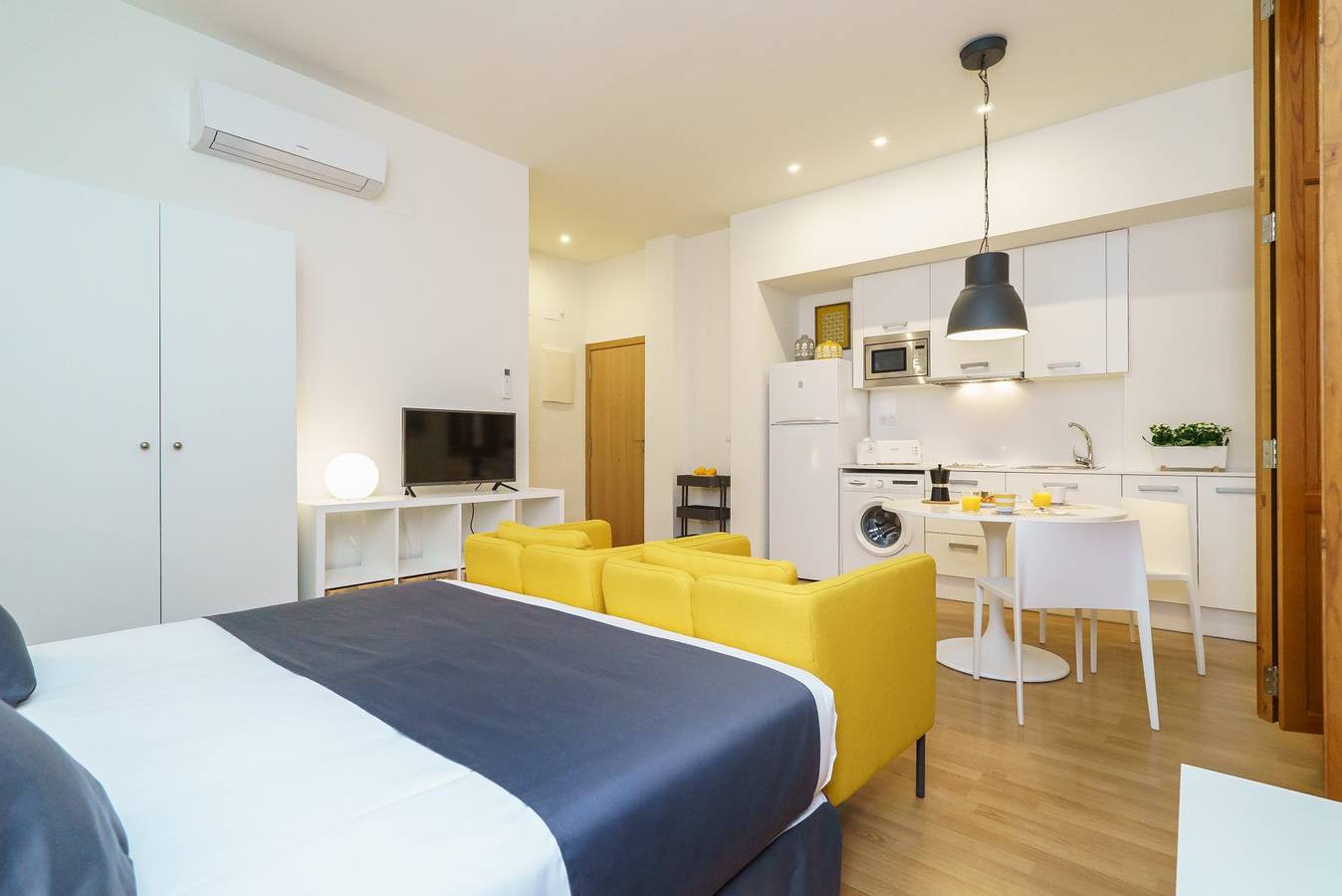 Estudio entero, Estudio para 2 personas con balcón in Valencia City Centre, Valencia