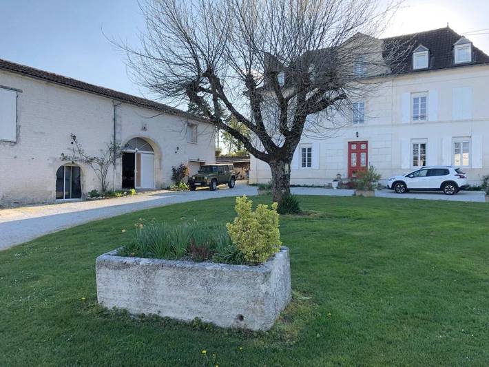 Maison d’hôte pour 4 personnes, avec jardin à Salles-d'Angles