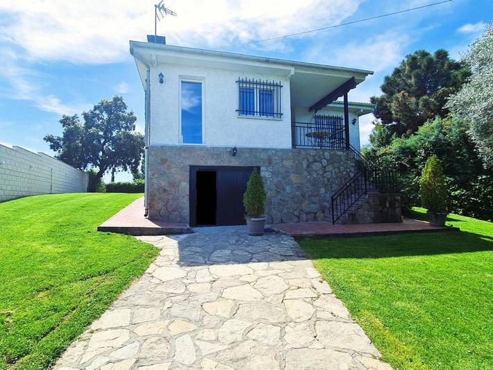 Casa rural para 8 personas, con jardín además de vistas y piscina en Santa Cruz del Retamar