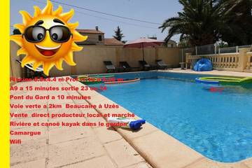 Gîte pour 4 personnes, avec piscine ainsi que terrasse et jardin à Meynes