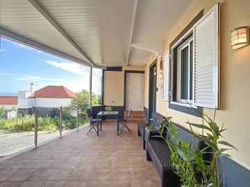 Gîte pour 5 personnes, avec terrasse à Ponta do Sol