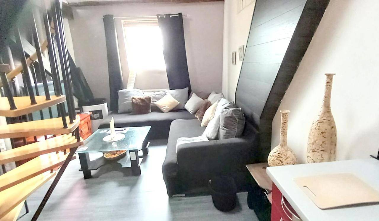 Appartement entier, Spacious apartment in Frameries 94 m² with parking includeda in Frameries, Hainaut