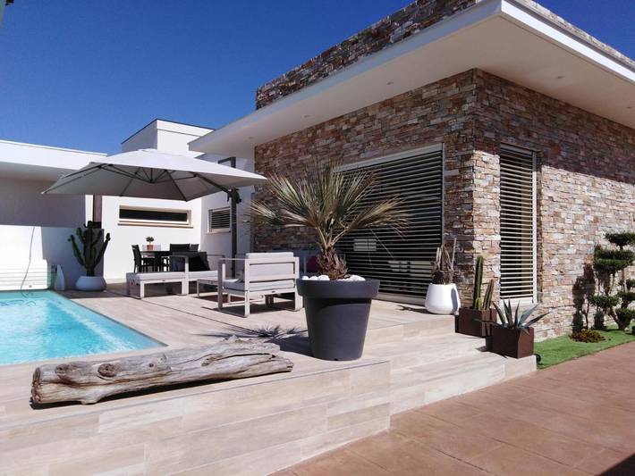 Location de vacances pour 2 personnes, avec Jacuzzi et Terrasse ainsi que Jardin et Piscine à Villeneuve-de-la-Raho