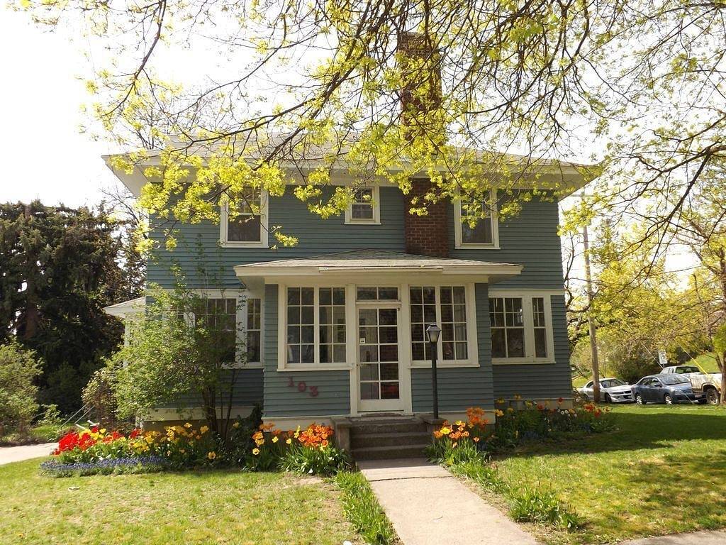 Ganze Wohnung, Neubau in der Innenstadt von Moskau Private Downstairs Apartment für 6 Personen. in Moscow (ID), Latah County
