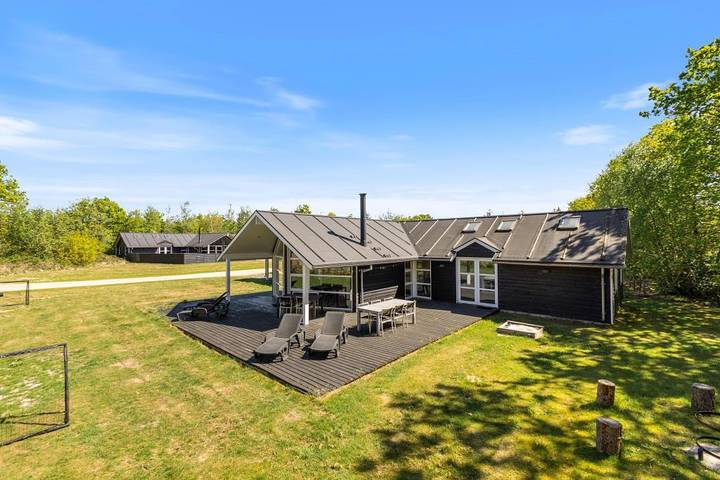 Villa für 12 Personen, mit Whirlpool und Balkon/Terrasse sowie Sauna