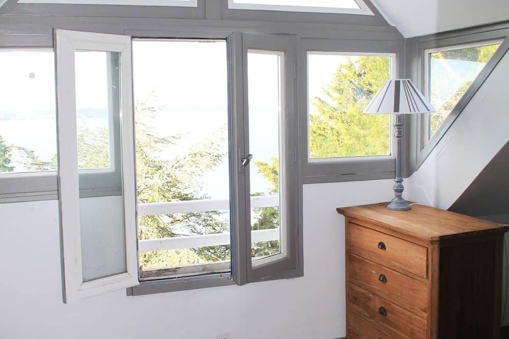 House with exceptional view and direct access to the sea in Lancieux, Dinan region
