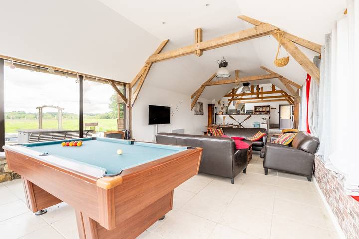 Maison de vacances 'Gîte Le Jardin D'Eden' avec piscine partagée, terrasse privée et Wi-Fi in Bovel, Région de Redon
