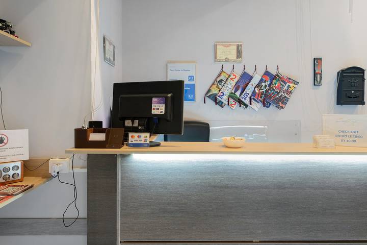 Doppelzimmer mit externem Bad, Wlan und Klimaanlage in Neapel, Neapel Provinz