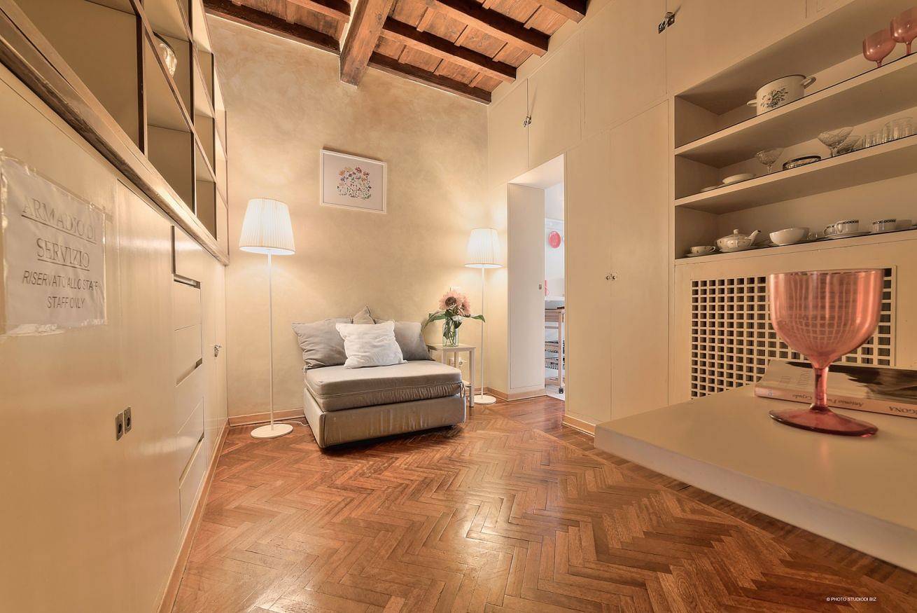 Entire apartment, Wine Apartments Florence Trebbiano in Florence city center, Florence