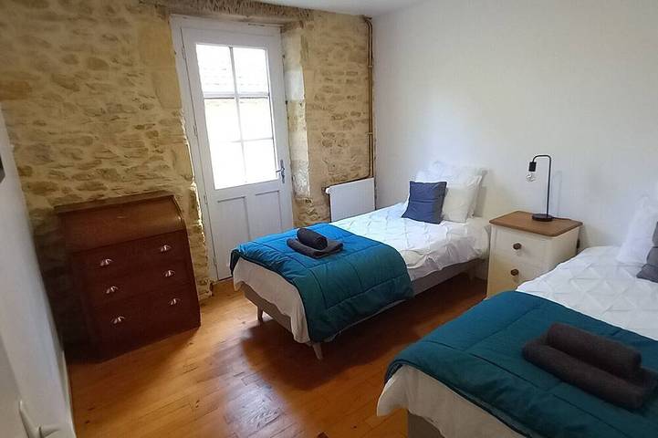 Charming Stone House in Sarlat - Pool, within walking distance of downtown & quiet location in Sarlat-la-Canéda, Périgord Noir
