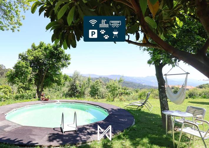Gîte pour 6 personnes, avec Terrasse et Jardin ainsi que Piscine et Vue dans Pedraça