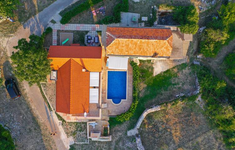Geräumige 110 m² große Wohnung mit Pool, Terrasse und Küche in Kreševo, Dalmatinisches Zagora