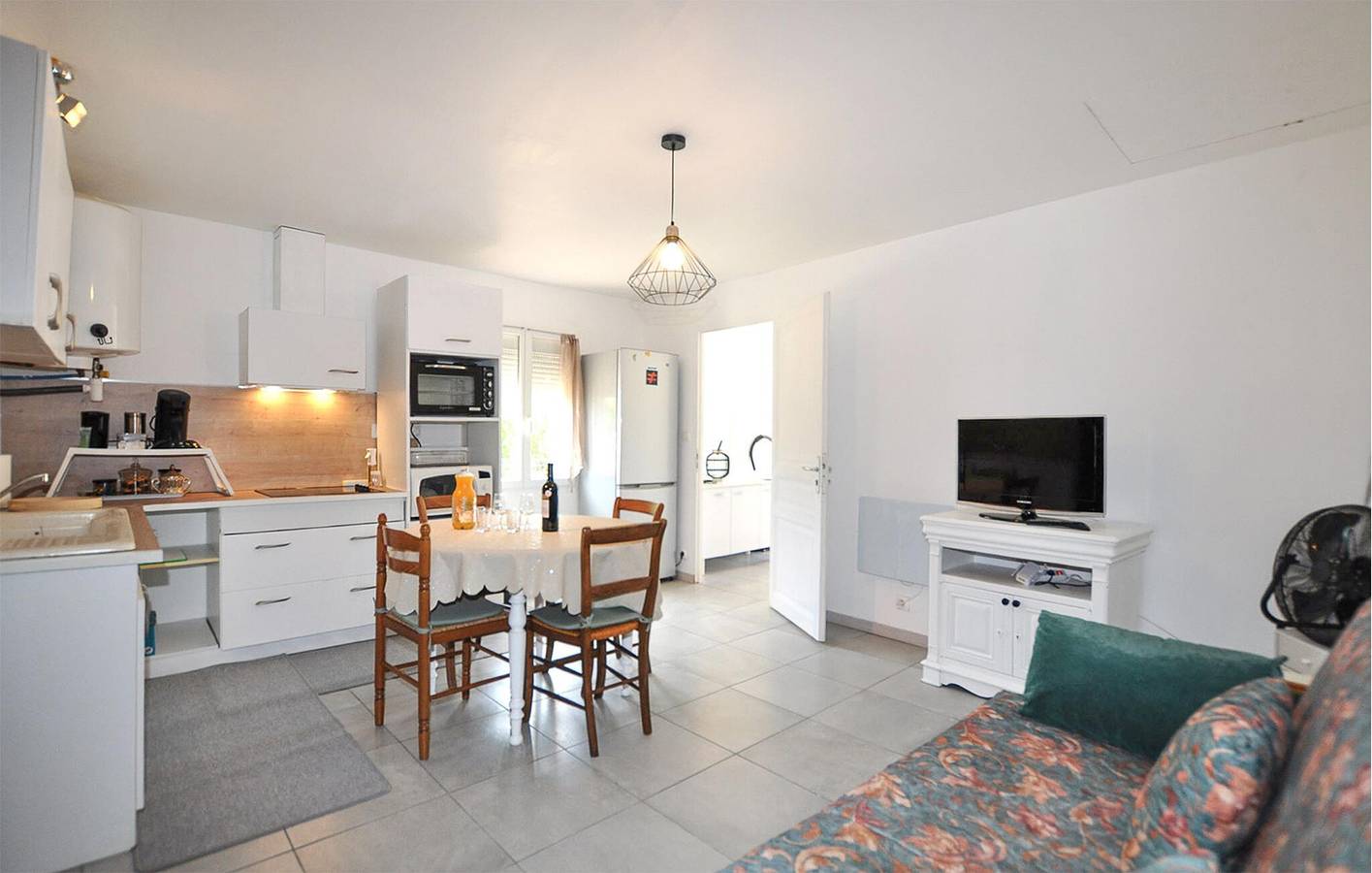 Encantador apartamento con piscina, wifi y aparcamiento cerca del centro de Gaillac in Gaillac, Región de Albi
