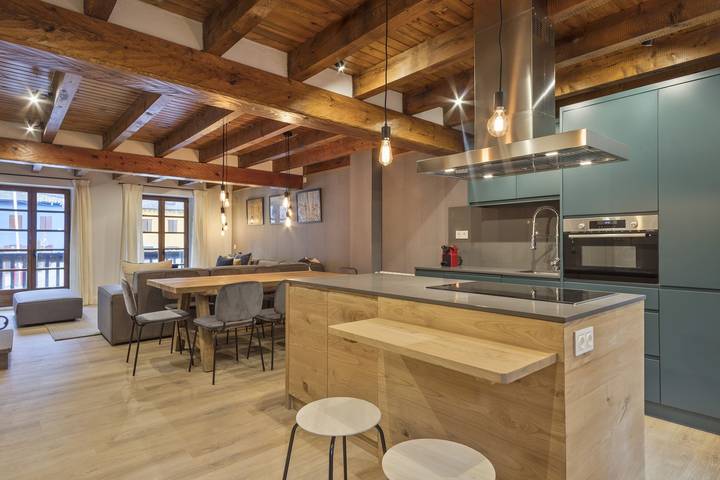 Location de vacances pour 7 personnes, avec terrasse dans Arties - 3