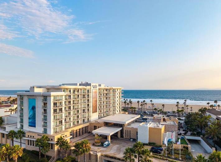 Apartamento para 4 personas, con piscina y terraza además de jacuzzi y sauna, Se admiten mascotas en Huntington Beach