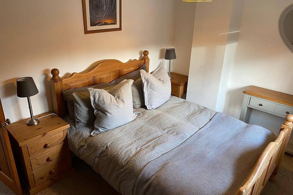 Minutes from Pen y fan and Storey Arms , Brecon Beacons , hot tub , steam room . in Brecon Beacons