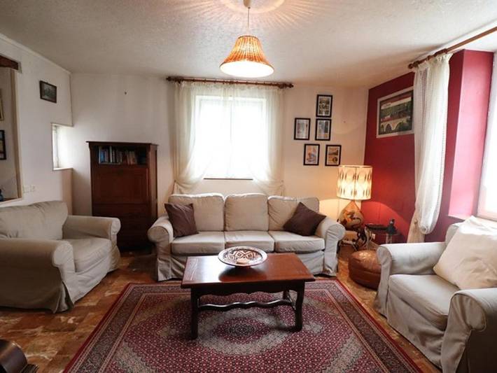 Location de vacances pour 3 personnes, avec jardin à Vebret - 4