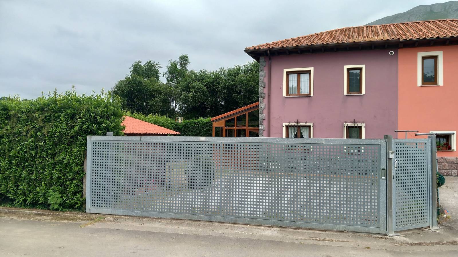 Casa vacacional 'El Cañu' con vistas a la montaña, terraza privada y Wi-Fi in Turanzas, Llanes