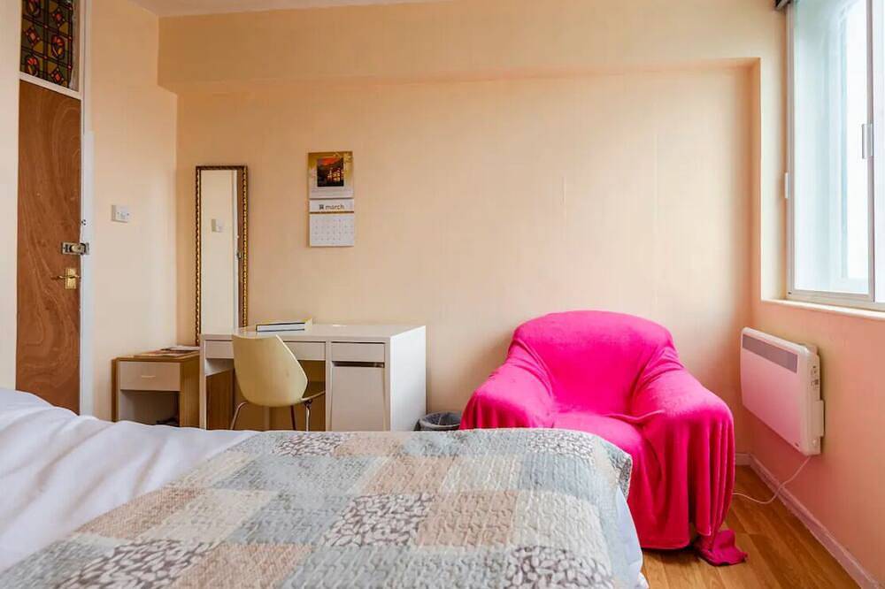 Room in Central London in Camden, London
